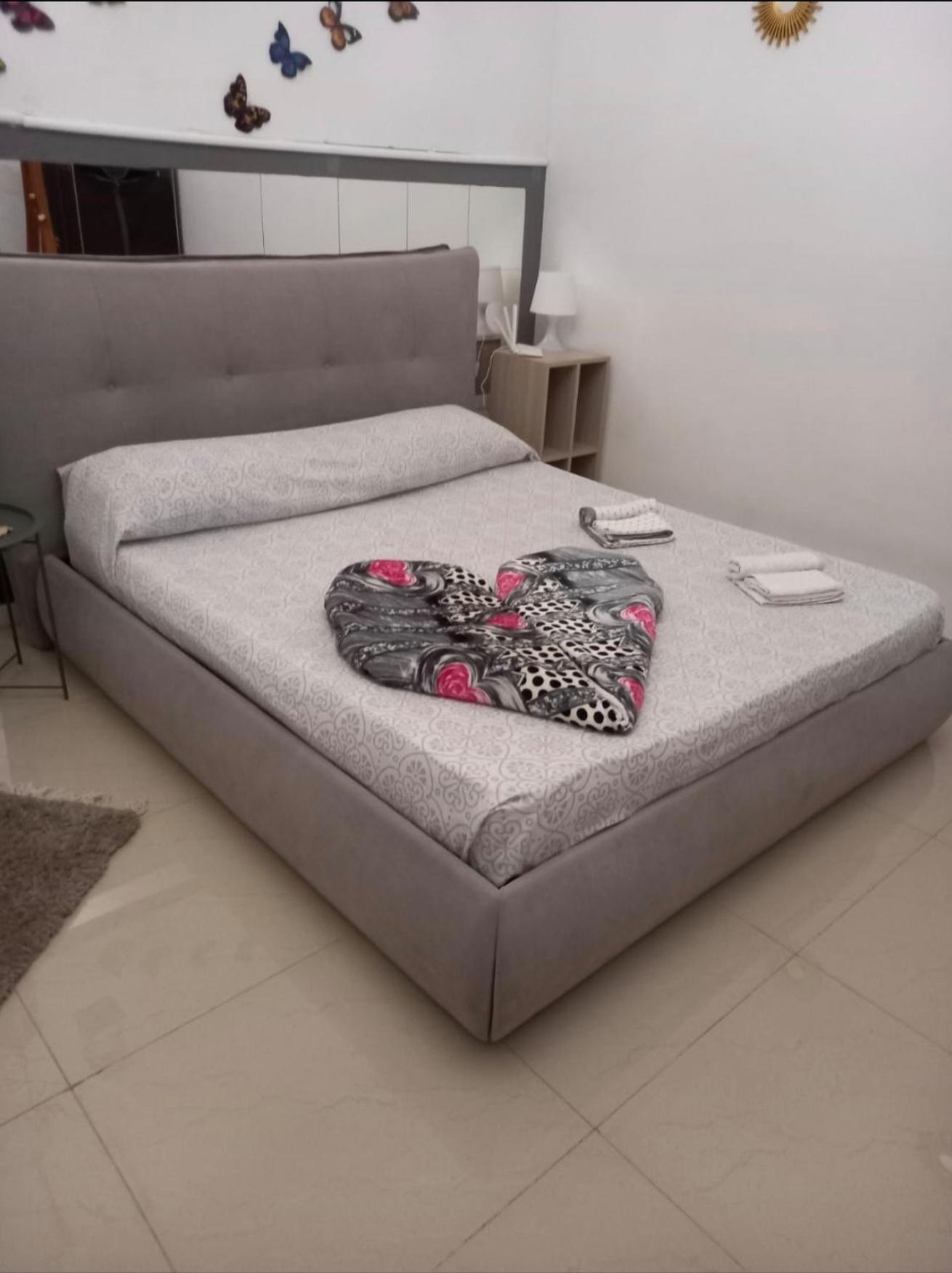 Dolce Appartamento Al Centro Di Civitavecchia Exteriör bild